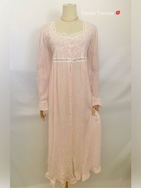 VINTAGE 1990’S VICTORIA’S SECRET COTTAGECORE BUTTON FRONT COTTON CREPE NIGHTGOWN